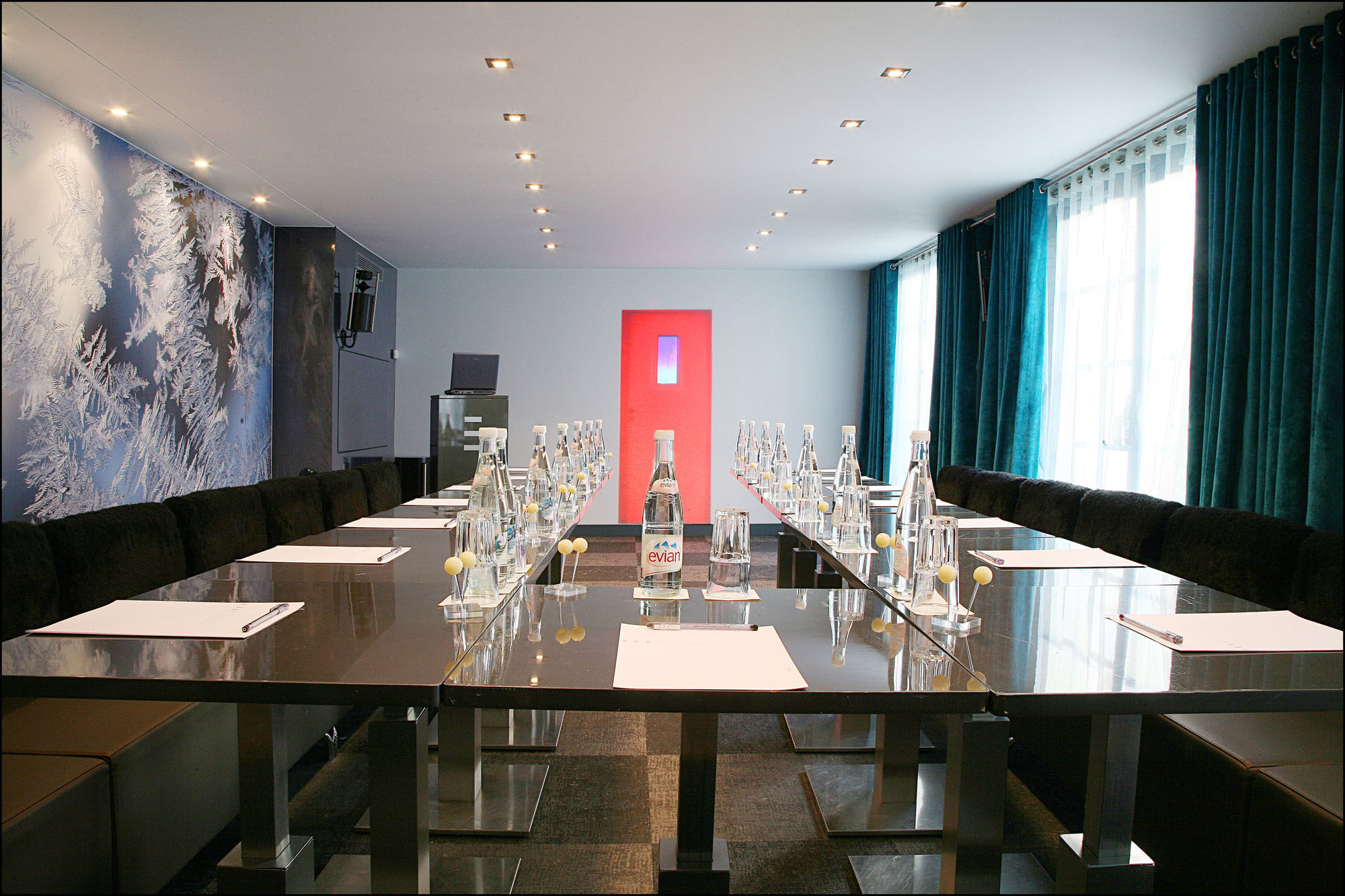 Kube Hotel Париж Екстериор снимка